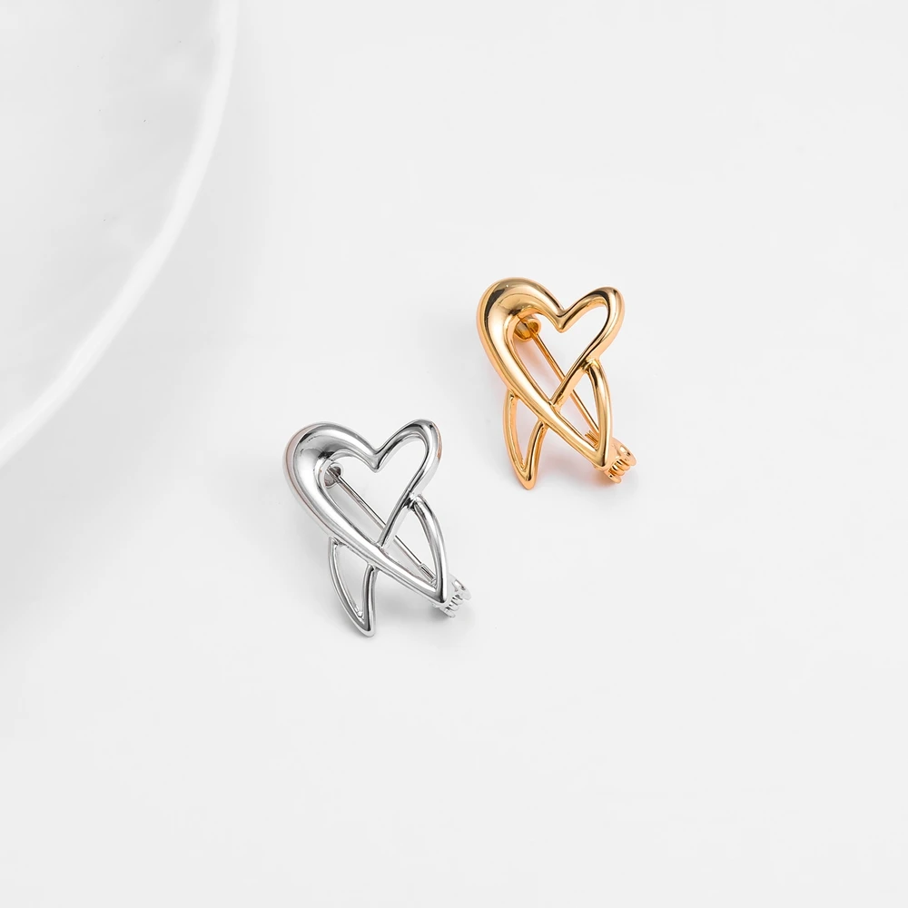Hanreshe Creative Heart Tooth Brooch Pins Medical Lapel Silver Plated Badge Dental Dentist Jewelry Gift for Doctor Nurse