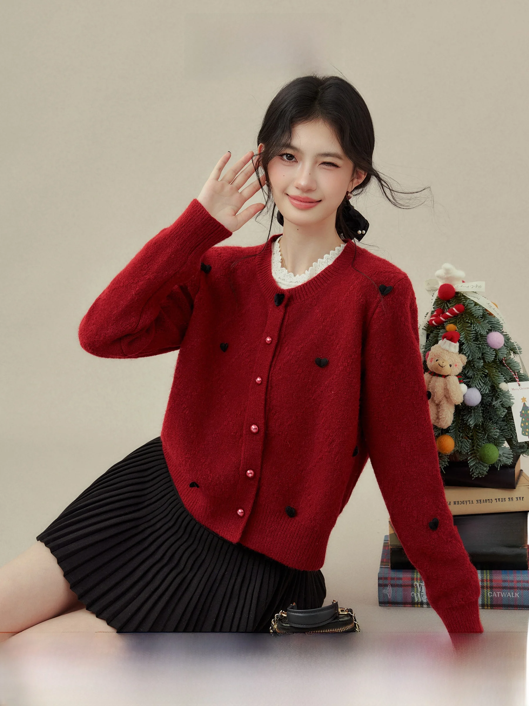 

Красный вязаный свободный кардиган с длинными рукавами для женщин, с узором в виде сердечек, на Новый год, зимний, модный, для повседневной носки