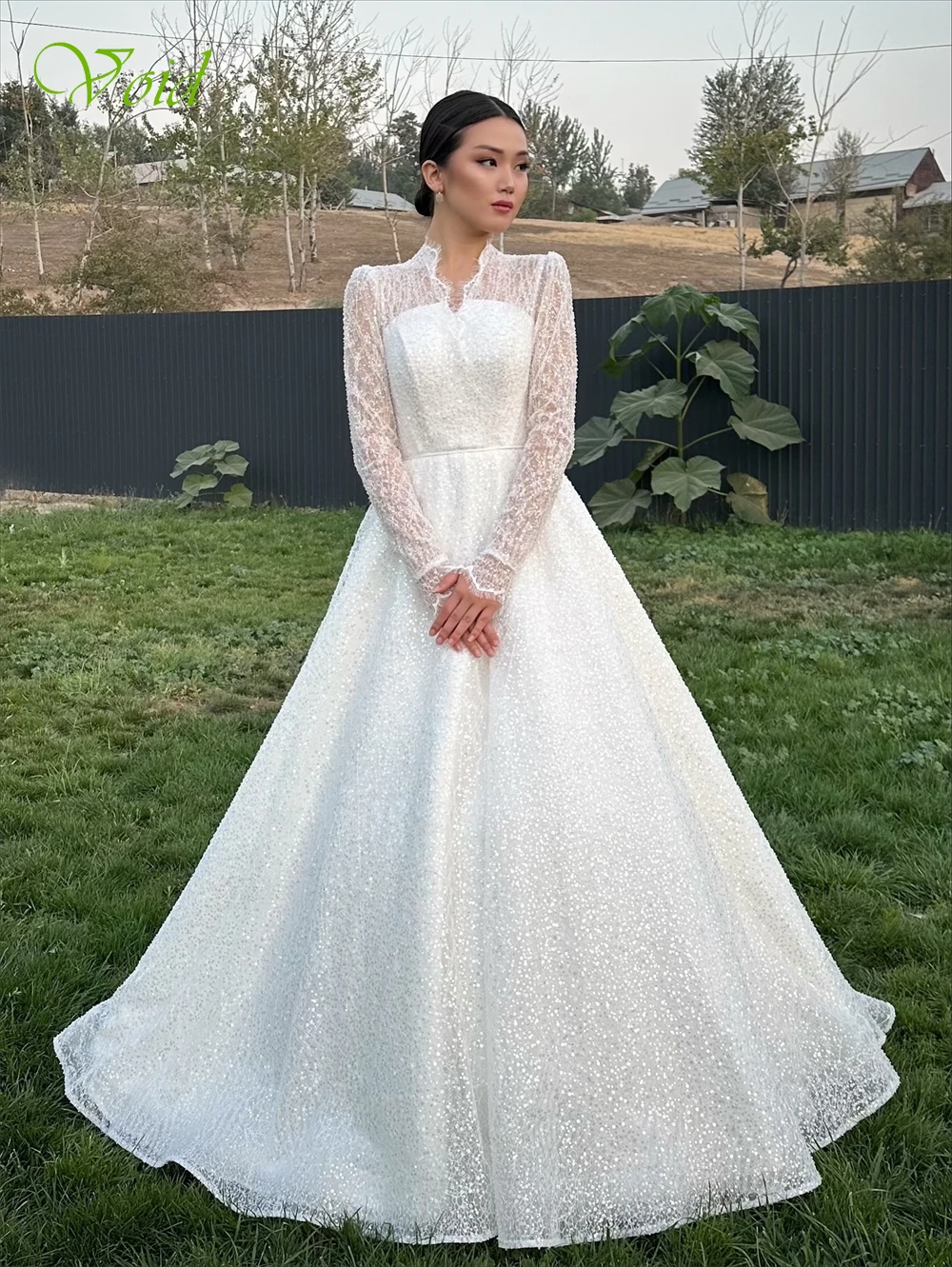 فستان زفاف أورجانزا أبيض رشيق مخصص أنيق برقبة دائرية وأكمام طويلة زي العرائس مثير على شكل حرف a ذيل محكمة رداء de mariée