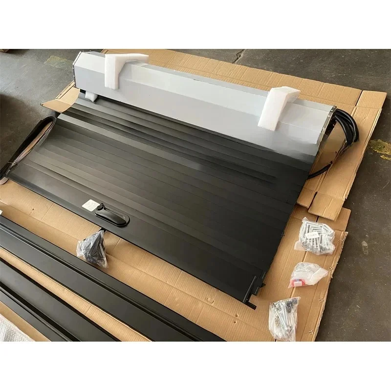 Hot Selling Manual & Lockable Waterproof Aluminum Roller Shutter Pickup Bed Cover Exterior Modification Accessories