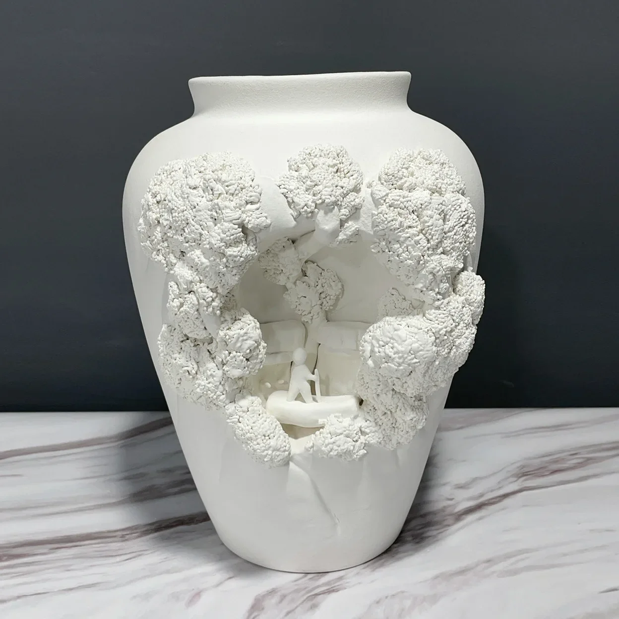 Ceramic Vase Hand Art Abstract Sculpture Three-dimensional Relief Ceramic Handicraft Flower Vase Home Decoration Accessories