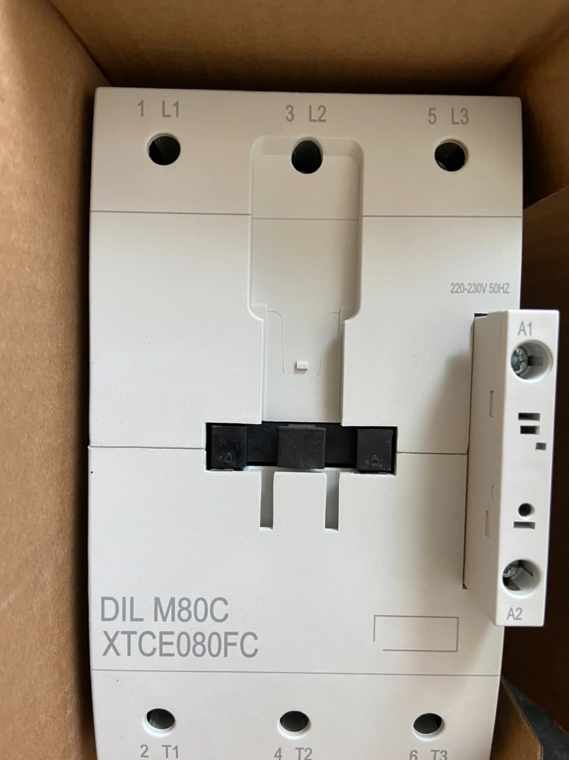 

Contactor DILM80C 220V