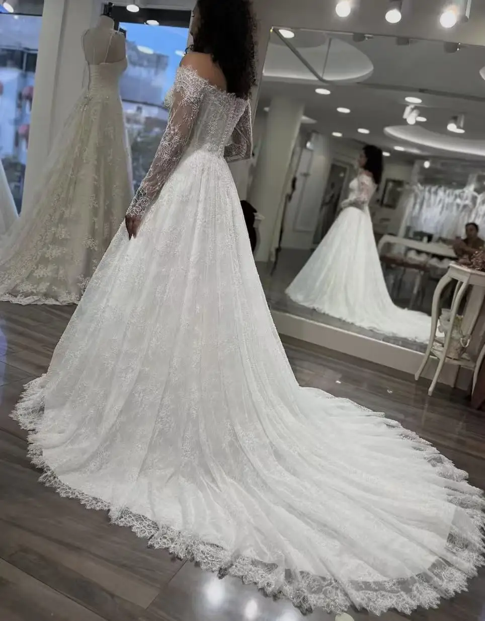 Eleghant princess wedding dress off shoulder long sleeve lace white bride dress customized Robe de mariée