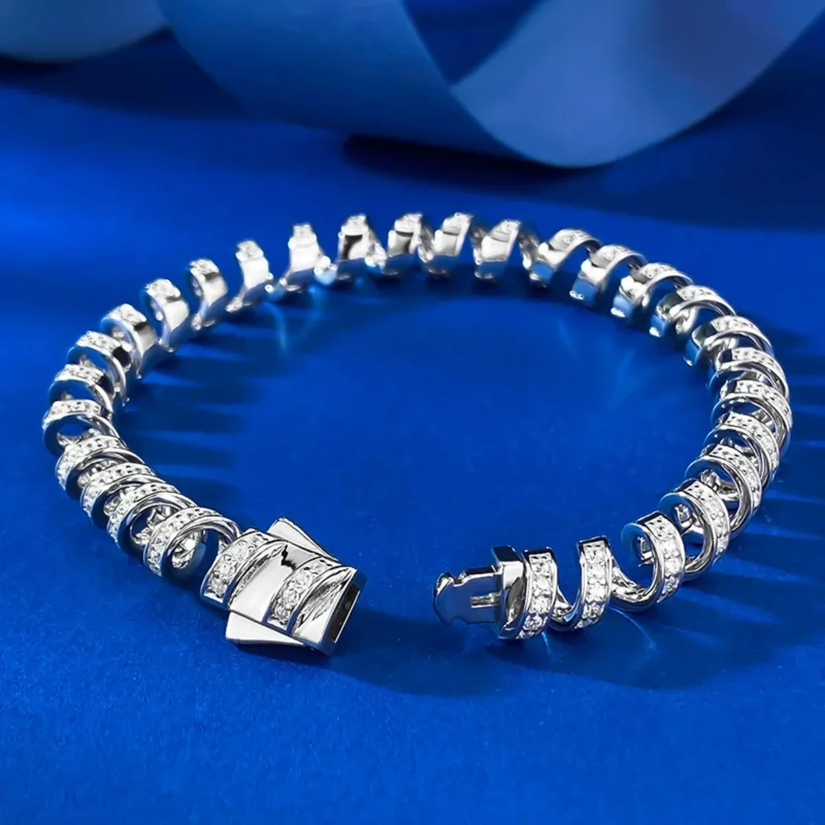 JP One Zirkon-Besetztes Edelstahl-Telefonkabel-Armband, Luxuriöses Spiraldesign Umwickelter Armreif für Damen-Schmuck 16cm – Detail 6