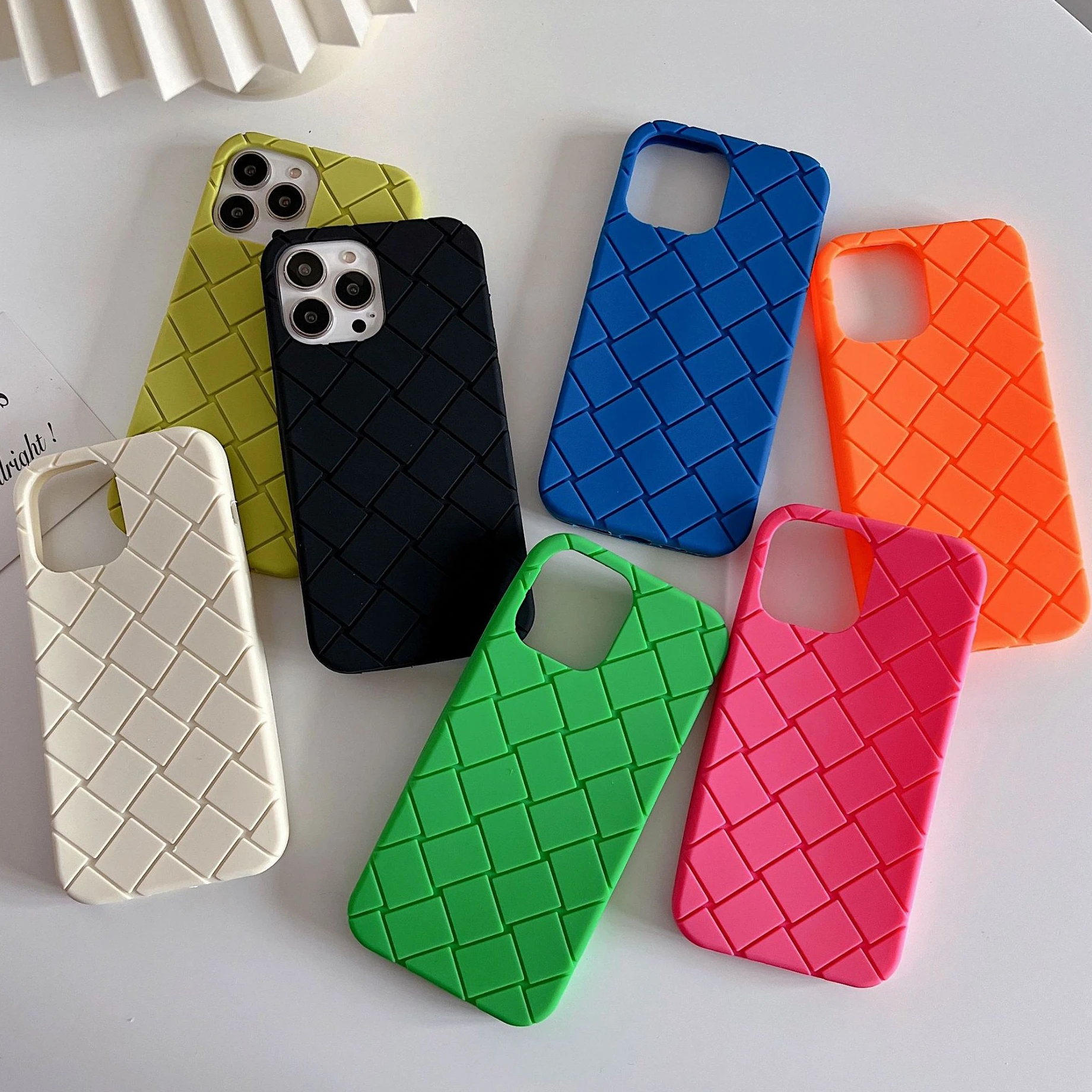 

Luxury Woven Pattern Tpu Phone Case for iPhone 14 13 12 11 Pro Max Soft Silicone Rubber Back Cover for iPhone XR Xsmax X Female