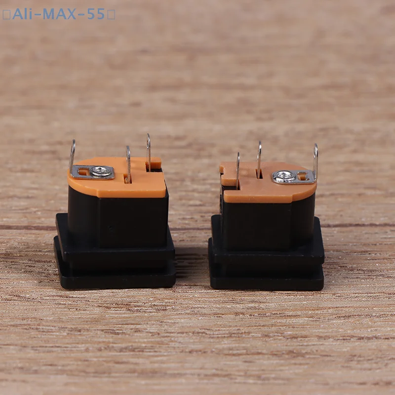 

【MAX-55】10Pcs DC Power Socket DC-015 Jack With Screw Hole 5.5-2.1 MM / 5.5-2.5MM Square Panel Mounting 5.5X2.1MM / 5.5X2.5MM
