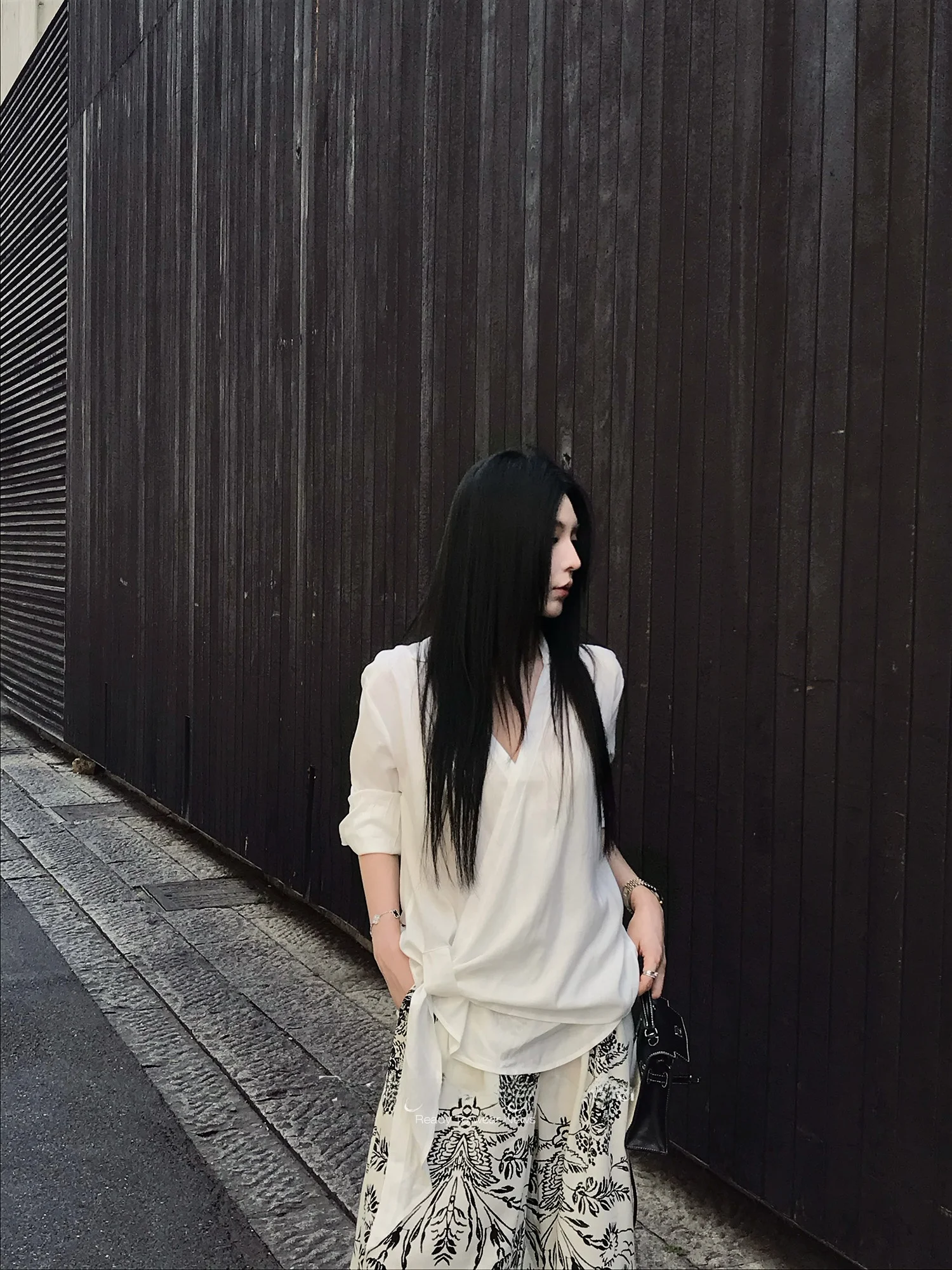 

Belinda Linen V-Ne Long Sve irt Women Summer Thin Sun Protection Tie Design Breathable Comfortable Korean Sle Top