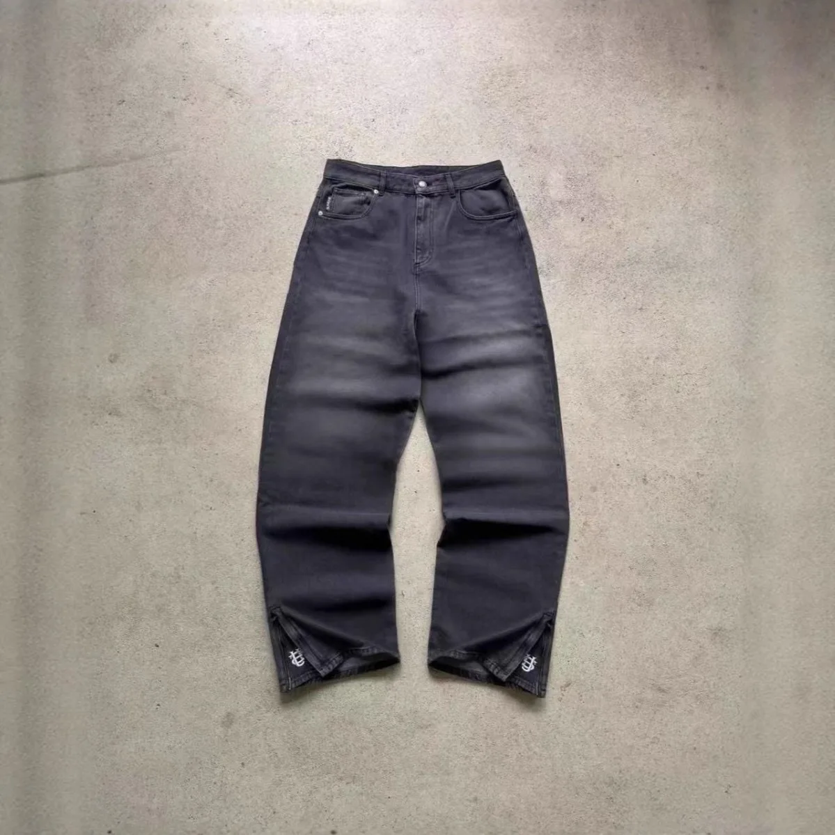 

Retro Waed Distred Denim Jeans Men's Autumn Winter Street Bla ey Embroidery Straight Leg Long Pants Casual Cotton Po...