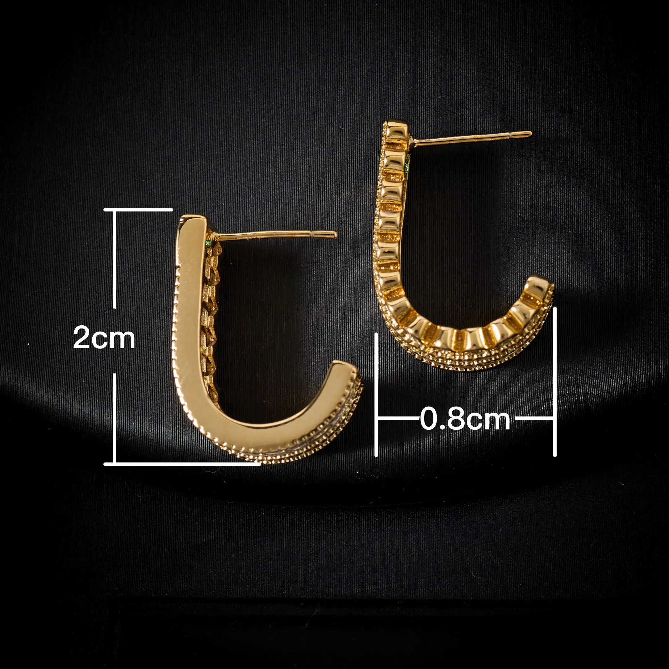 013891 Women Luxury Cubic Zirconia Hoop Earrings Silver Color Snake Shape CZ Crystal Huggie Earrings Fashion Party Jewelry Gift