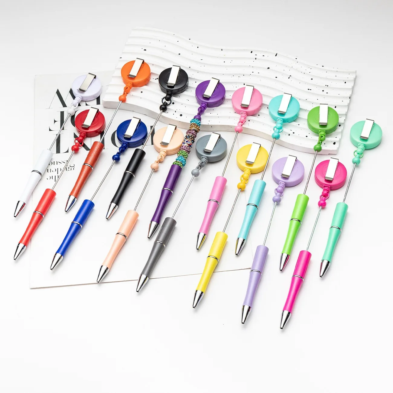 Clip de carrete de insignia retráctil, bolígrafo con cuentas, bolígrafos con cuentas, tinta negra a granel, bolígrafo creativo Diy para enfermera, profesora y estudiante