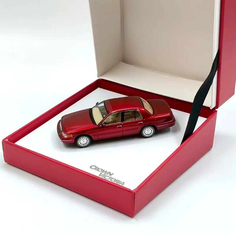 

GOC масштаб 1:64 Корона Виктория сплав имитация модели автомобиля статическая коллекция украшенные праздничные подарки игрушки сувенирный подарок