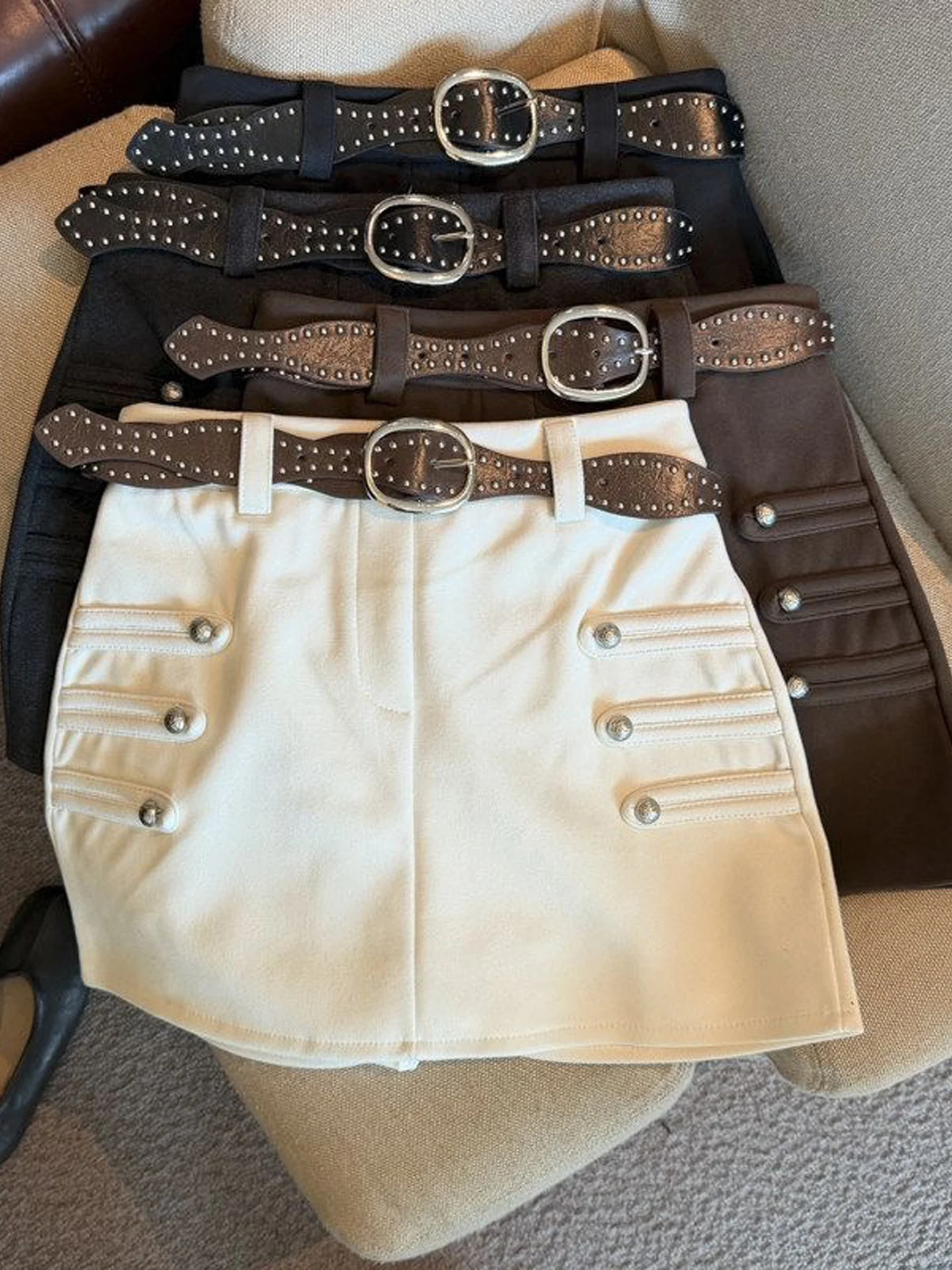 Retro High Waist Tweed  Skirt for Women Button Design Slimming A-Line Skirt Commute Style Non-Stretch Fabric Short Skirt