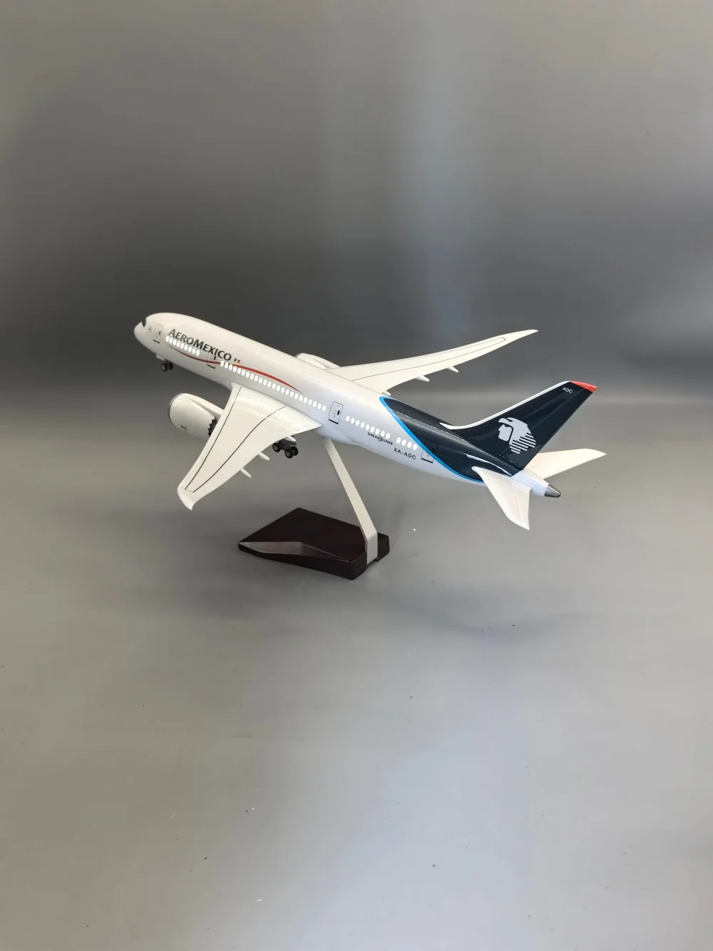 1/130 Scale Planes Resin 43cm B787 Mexico Airways Aircraft Diecast Airplane Model With LED Light Base Aviation Decoration Home