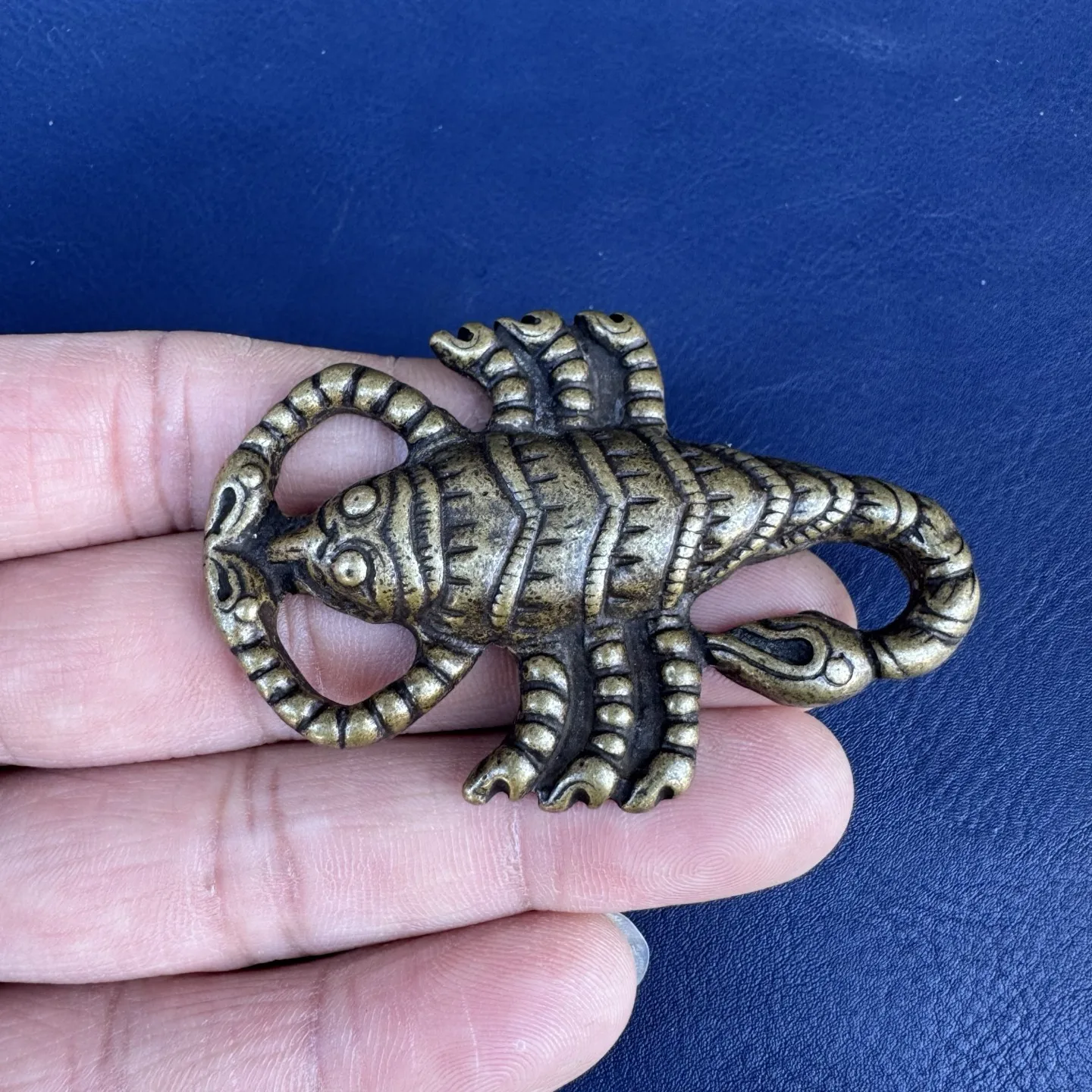 

Китайский ретро латунный брелок со скорпионом, девять головок из меди, барьерное колесо скорпиона, подвеска из чистой меди, инструмент