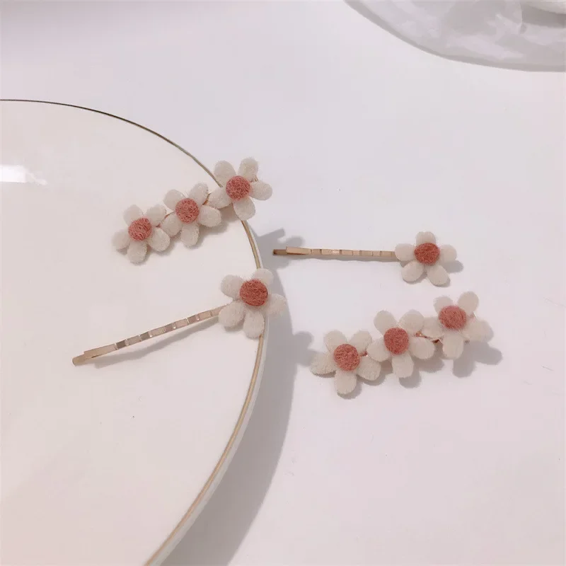 Pluche Bloemen Haarspeldjes Voor Meisjes Vrouwen Schattige Kids Barrette Student Decoratieve Haarspelden Mode Haaraccessoires Cadeau Ornament