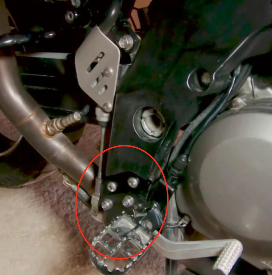 

For Suzuki DL650 / V-Strom 650 2004-2024 2023 DL1000 / V-Strom 1000 2002-2021 Aftermarket Footpeg Lowering Plate Lowering Plates