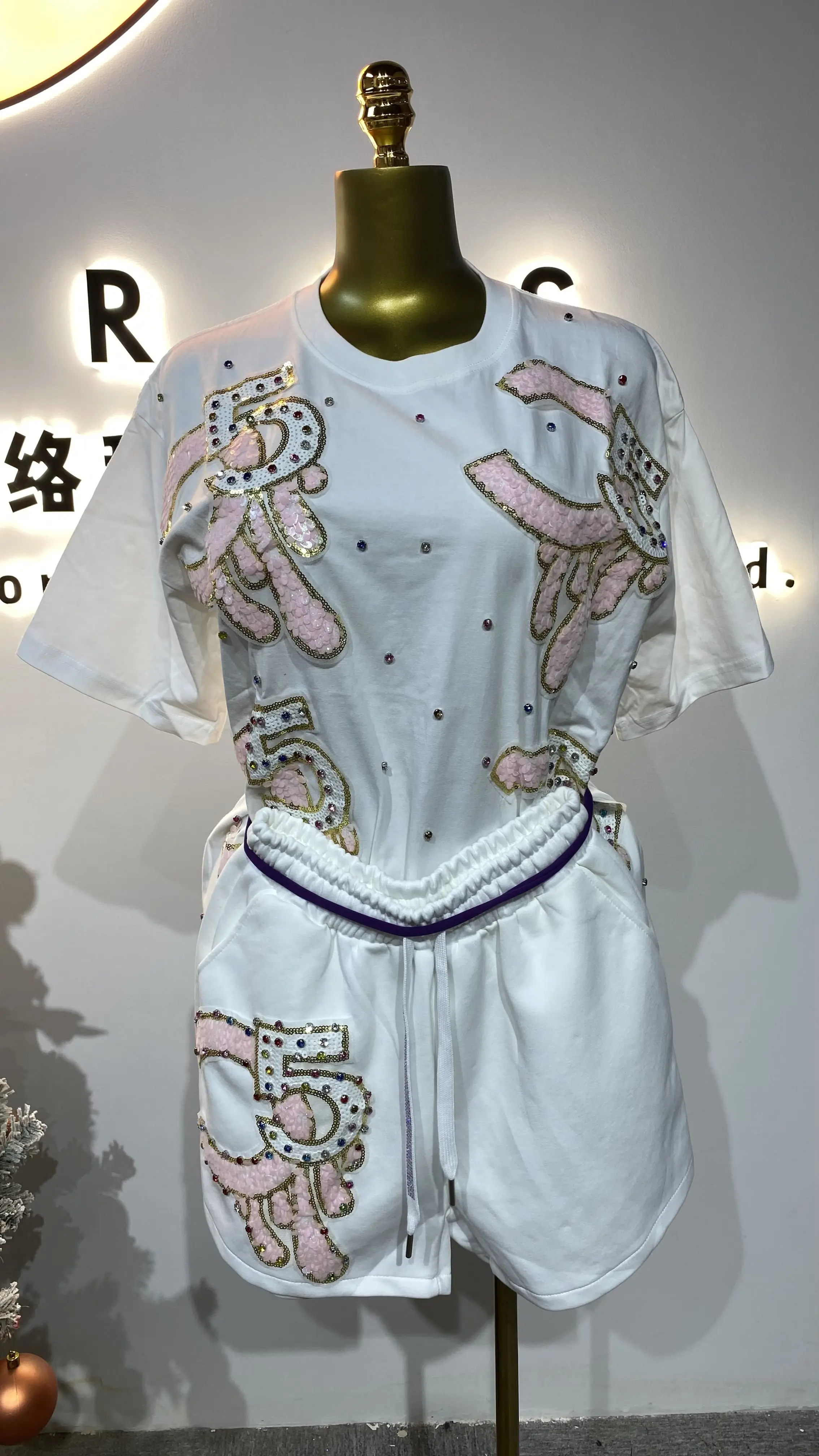 Groothandel borduurwerk nieuwe lente- en zomerserie oversized los T-shirt met korte mouwen en ronde hals-GZMM104