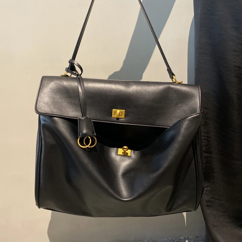 Alirattan 2024 New Shoulder Bag Smooth Leather Handheld Women\'s Bag Underarm Lock for Casual Commuting Bag