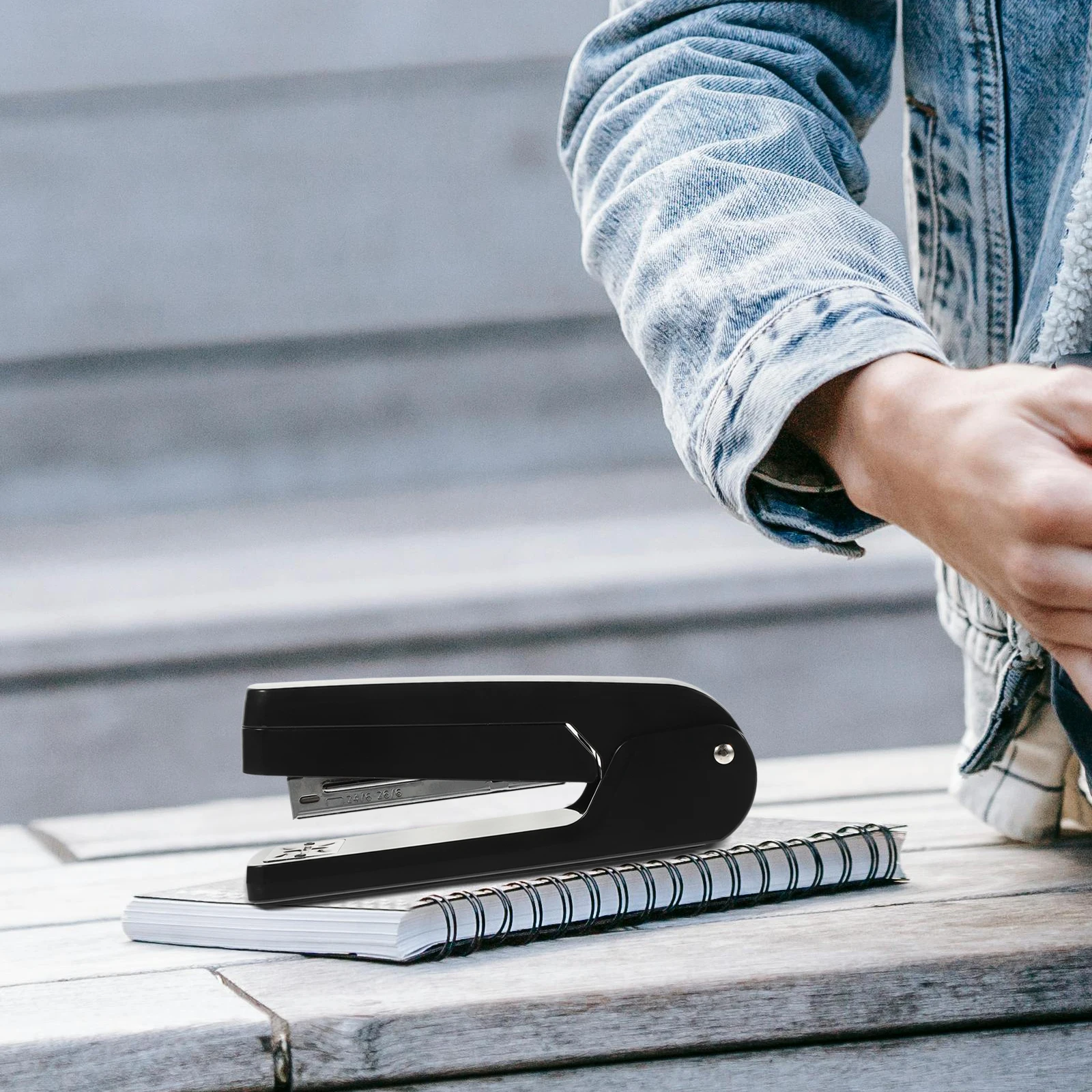 Rotating Stapler 360 Degree Multi Function Office Desk Stapler Paper Binding Portable Staples Holder for Home School