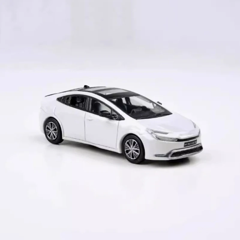 Para64 Diecast 1:64 Scale Prius 2023 Alloy Car Model Finished Simulation Adult Collection Decoration Gift Toys Static Display