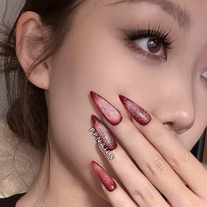 

• Blood red sparkling spar cat's eye Christmas Halloween European and American handmade armor