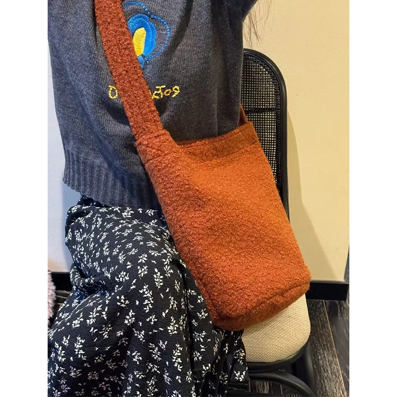 Caramel Teddy Fleece Shoulder Bag Winter Soft Plush Casual Crossbody Bag for Women Korean Style Commuter Shopping Handbag