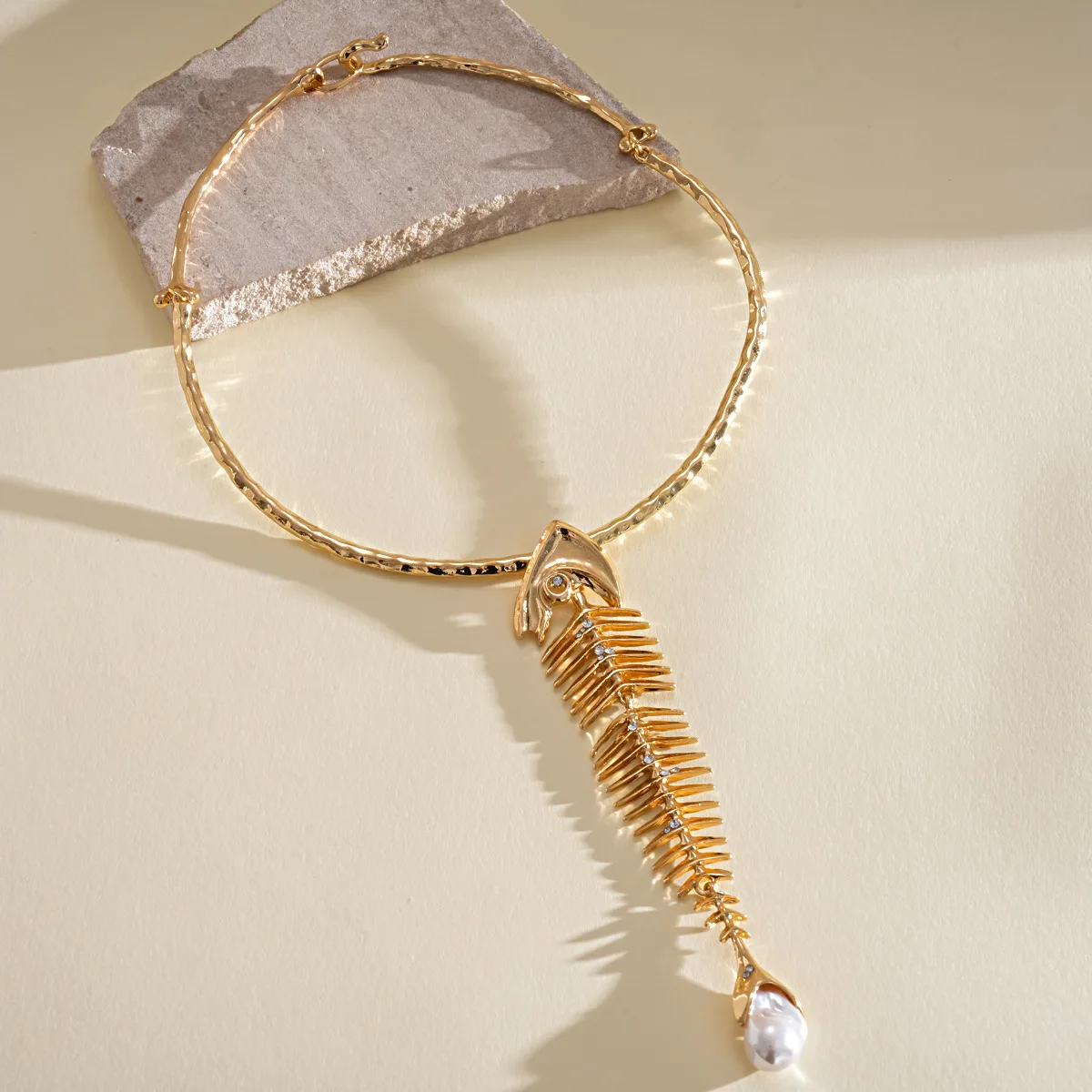 Exaggerated Fishbone Jewelry Set Gold Plated Rhinestone Pearl Fishbone Choker Necklace Drop Earrings Unique Jewelry for Women