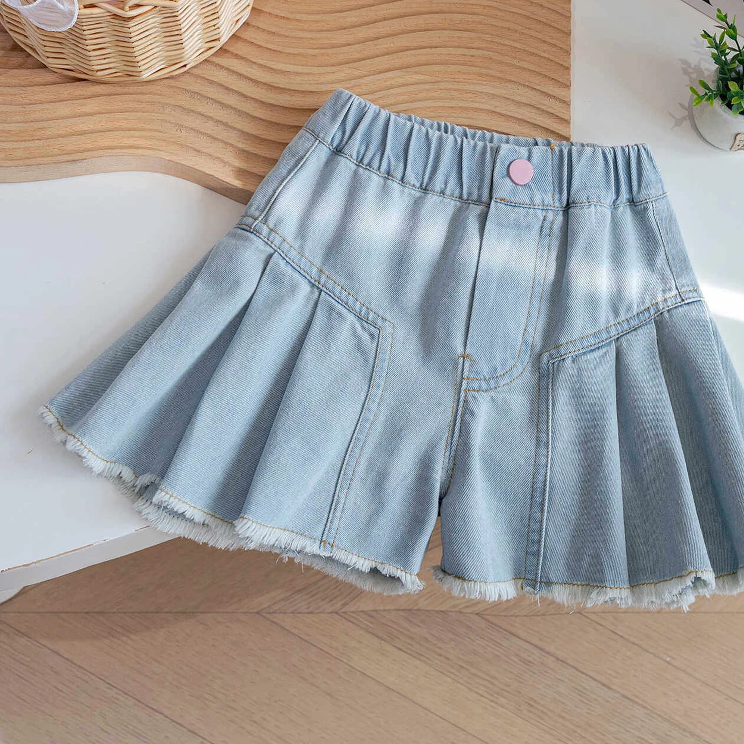 Summer Girls' Denim Shorts Fashion Loose Raw Edge A-line Wide Legs Jeans Casual Versatile Cowboy Short Pants 2026 New