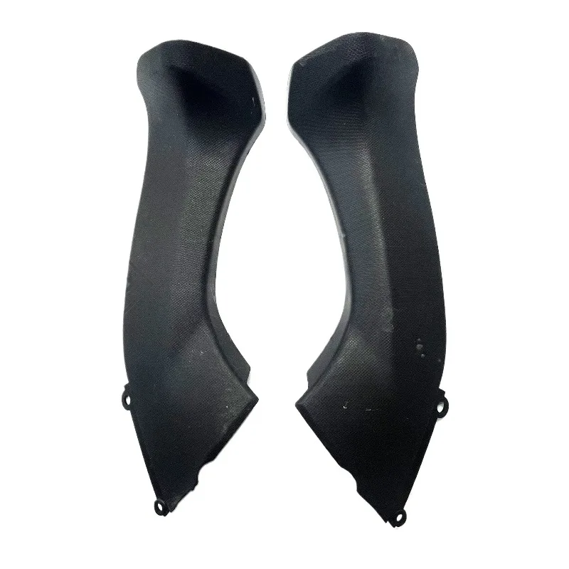 

Две пары крышек воздуховодов для внутренних труб панели приборов и панели тормозов, аксессуары для системы впуска воздуха.