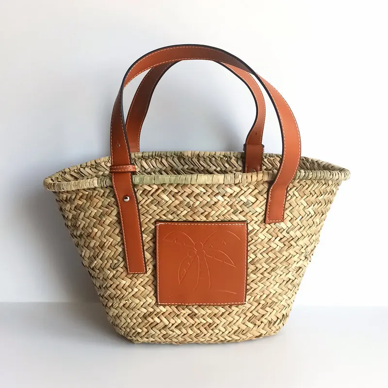 Female Vacation Photo Bag Handmade Straw Woven Bag European Style Triangular Grass Handbag Beach Bag Women\'s Decorative Bag