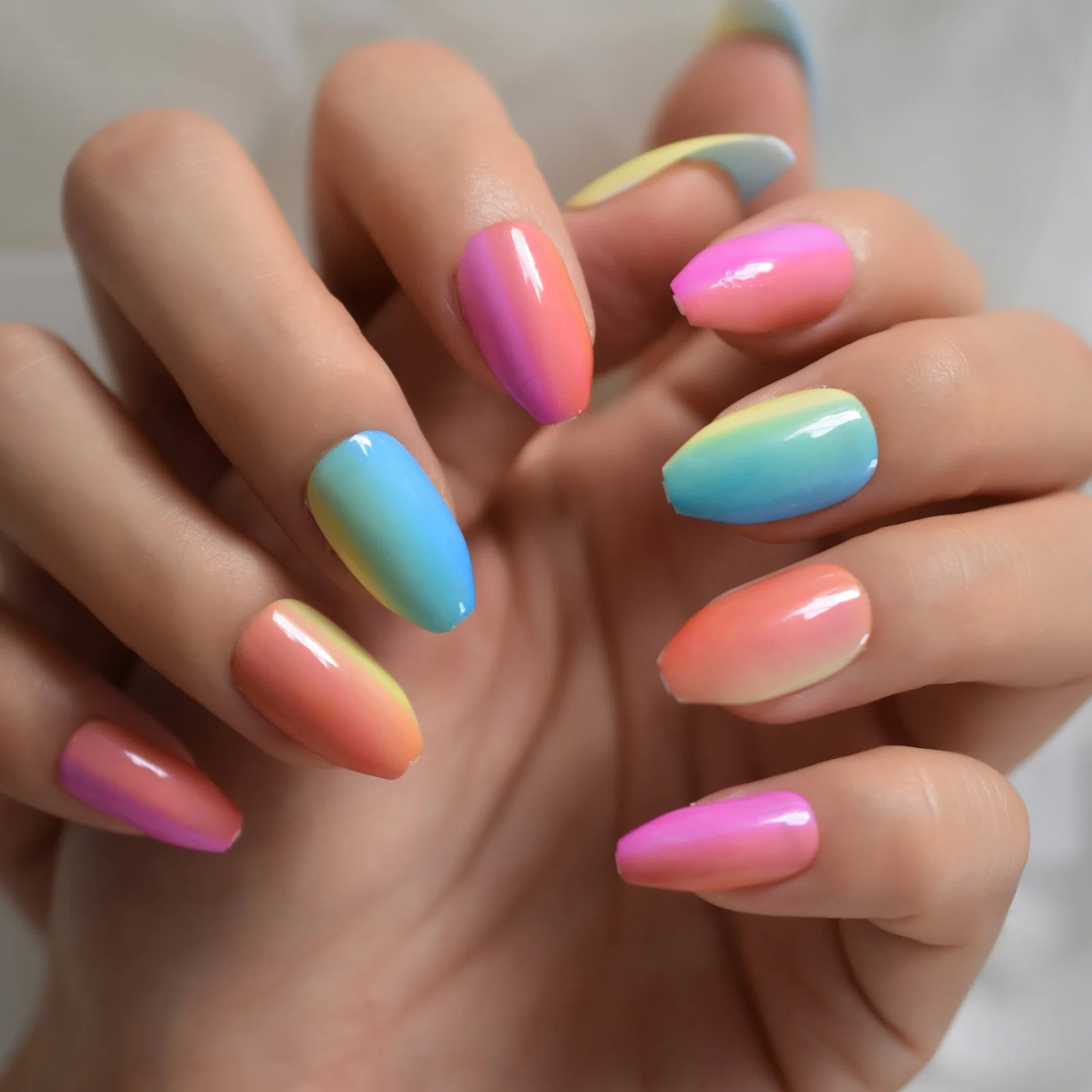 Uñas postizas de ataúd de bailarina francesa ombré, manicura rosa y azul degradado, puntas de uñas postizas, puntas de uso diario para dedos de oficina