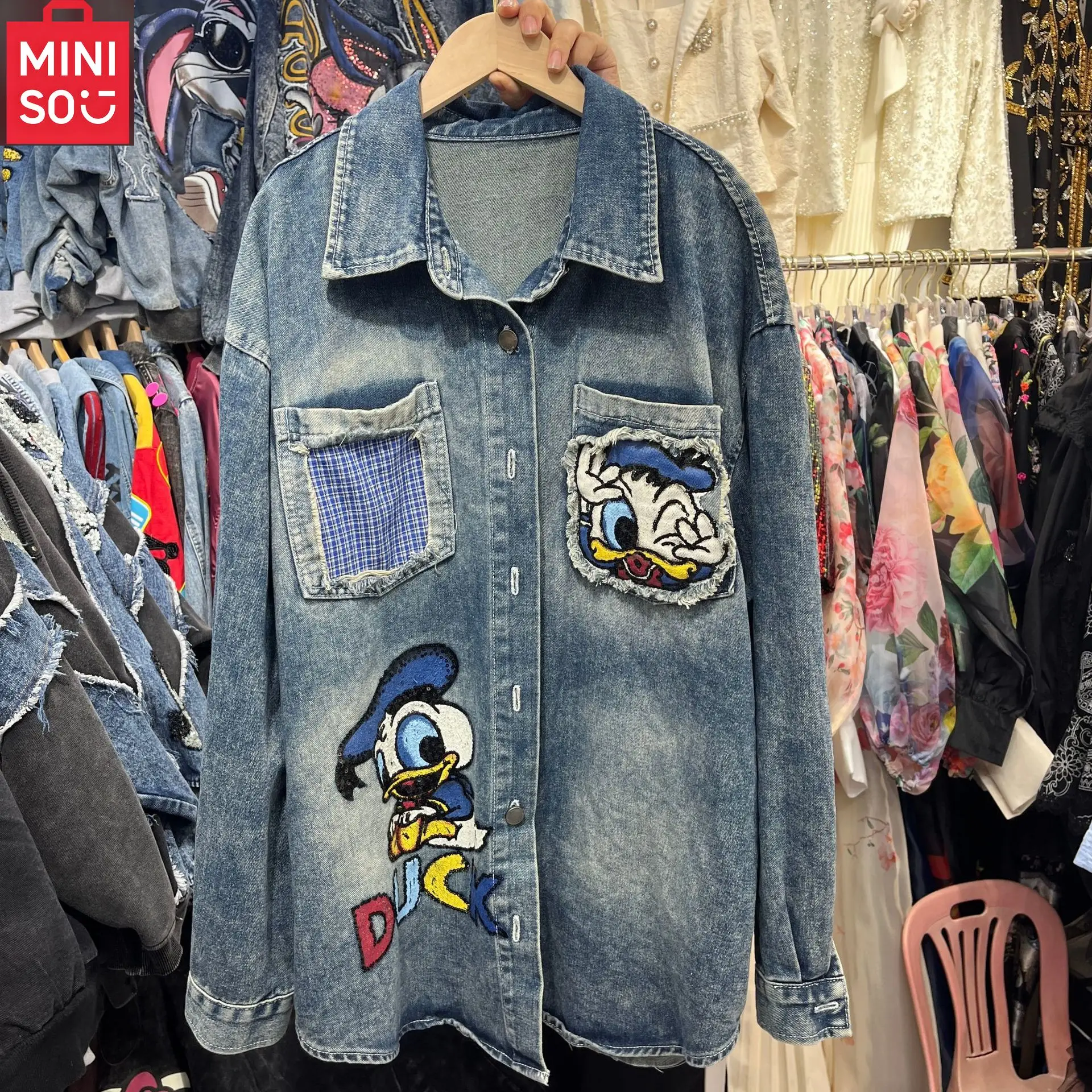 

MINISO Женский ковбойский топ в гонконгском стиле в европейском стиле большого выпуска, новинка 2025, высококачественная дизайнерская куртка в стиле хип-хоп