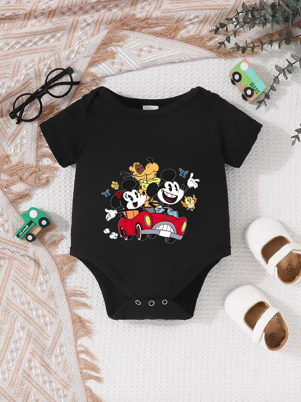 

【Officially Authorized】 Disney "Mickey & Friends" Baby triangle onesie | Gentle & Snuggly Fabric, Fun Car Ride Graphic
