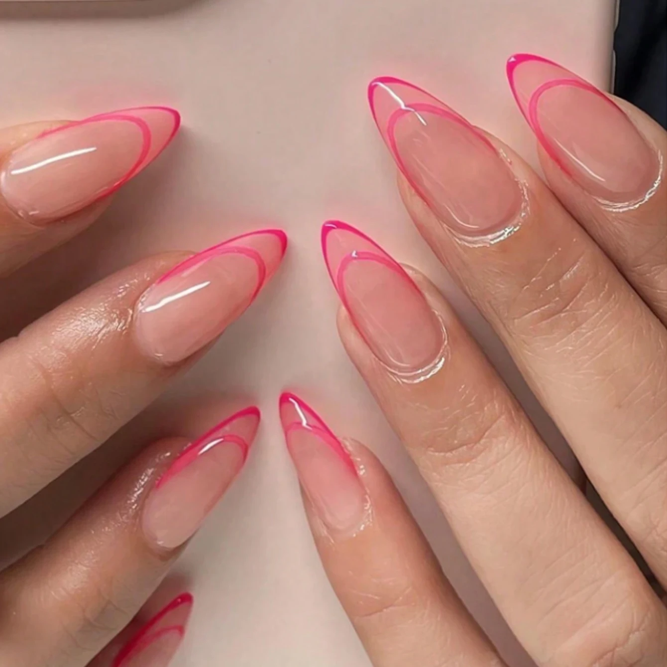 

24PCS Medium Fake Nails, Pink French Pointed Fake Nails, Fully Covered Nail Sticks, Cute Acrylic Nails, Ladies' Nail Art