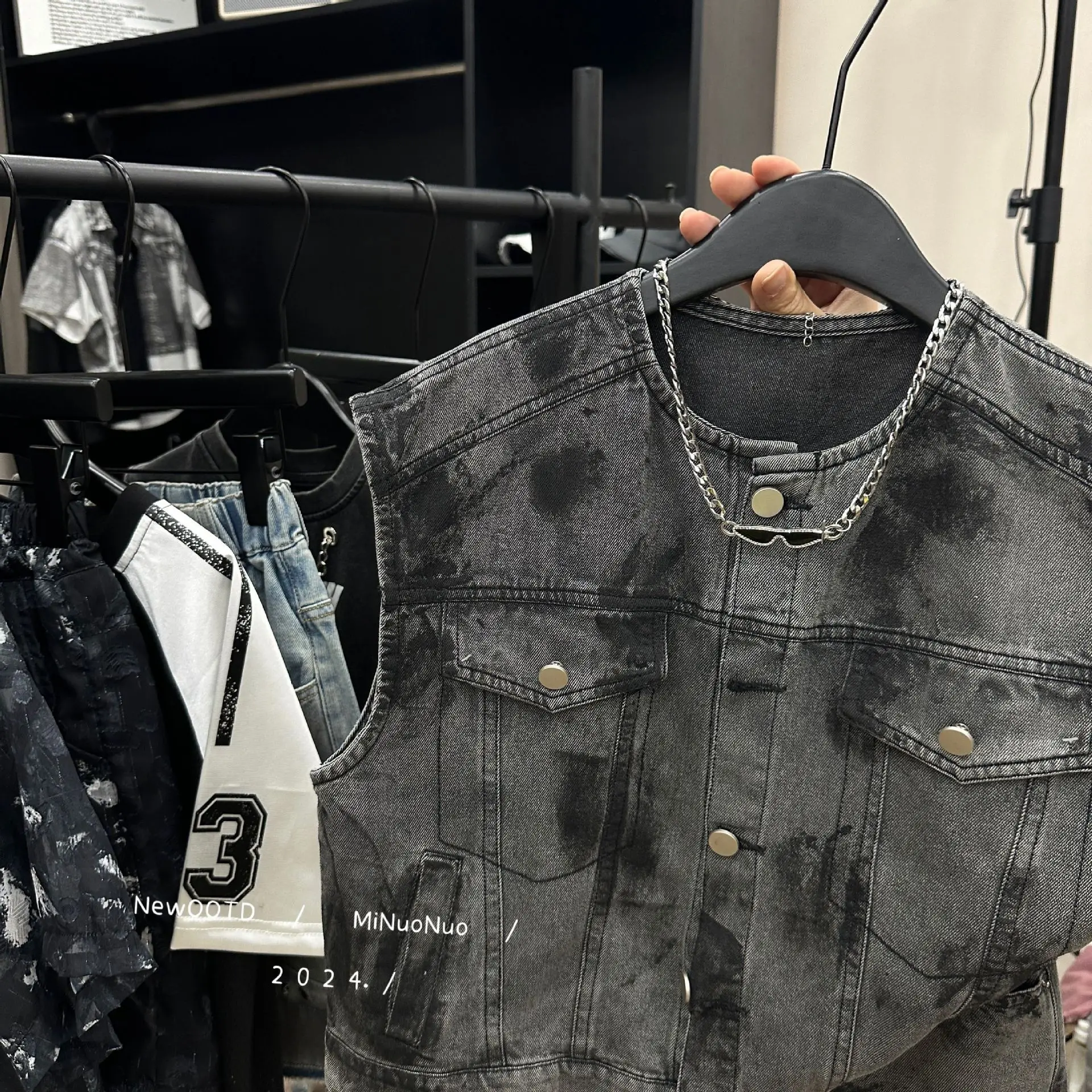 Abbigliamento per bambini vestito 2024 estate nuovo stile coreano alla moda senza maniche camicia allentata pantaloni in Denim ragazzi bel Set di due pezzi