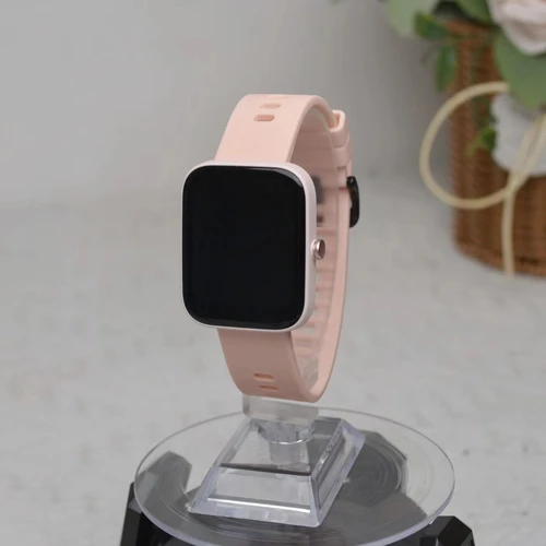 Imagen 2 del producto Amazfit-reloj inteligente Bip 3 para hombre y mujer, accesorio de pulsera resistente al agua hasta 5atm con 60 modos deportivos, ideal como regalo de cumpleaños