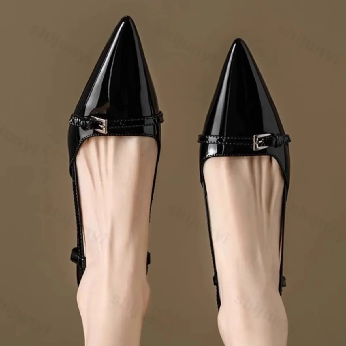 

2025 New Summer French Wine Red Pointed Patent Leather Mid-heel Overhead Sandals for Women Retro Skinny Heel Slingback Pumps