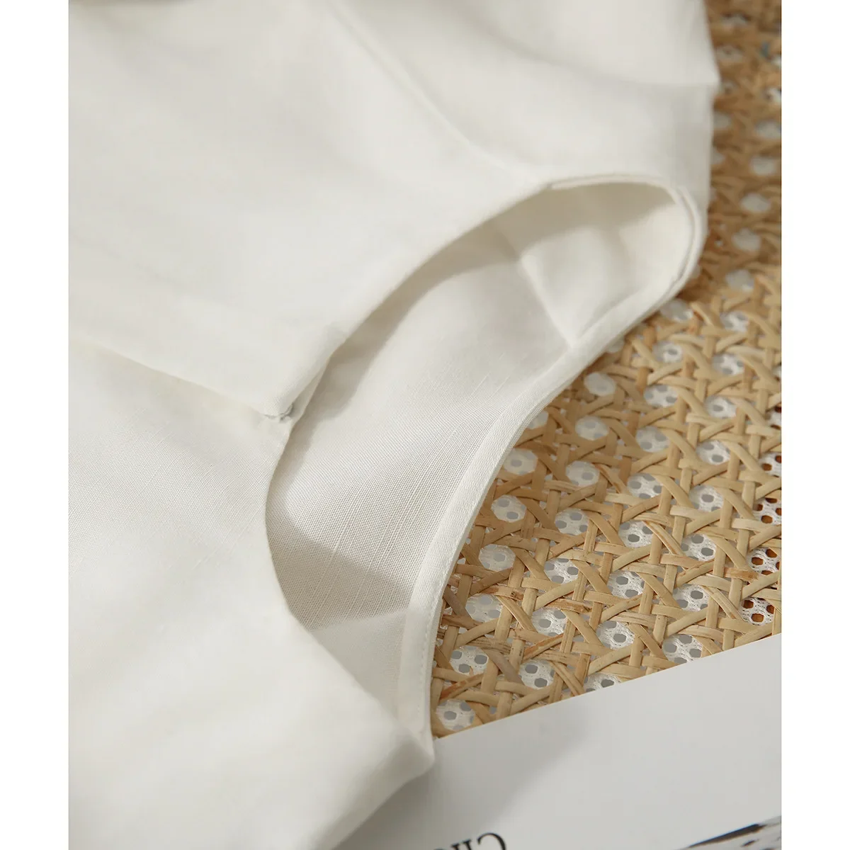 

Рубашка из лиоцелла и льна с рукавами-фонариками, нежный дизайн, белая, с круглым вырезом, нишевая модель 2025 года, женская одежда