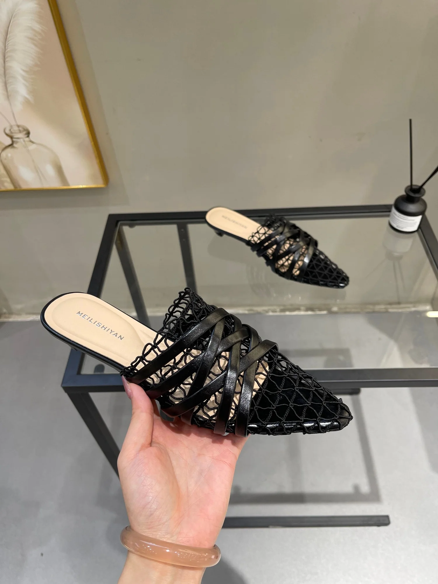retro-woven-hollow-out-slip-on-sandals-women's-summer-outdoor-wear-2026-new-style-elegant-pointed-toe-mule-slippers