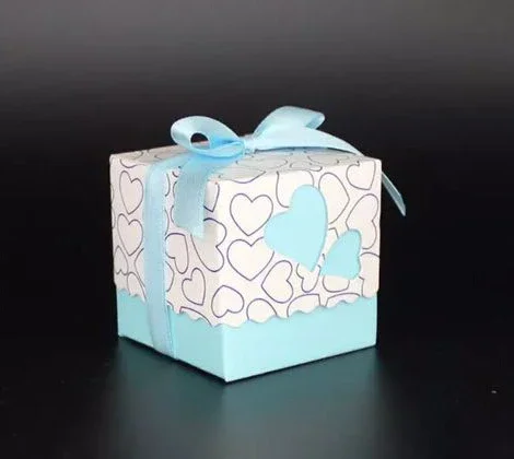 100Pcs Romantic Hollow Out Love Heart Wedding Gift Box Party Favor Paper Candy Boxes Square Gift Boxes + Ribbon