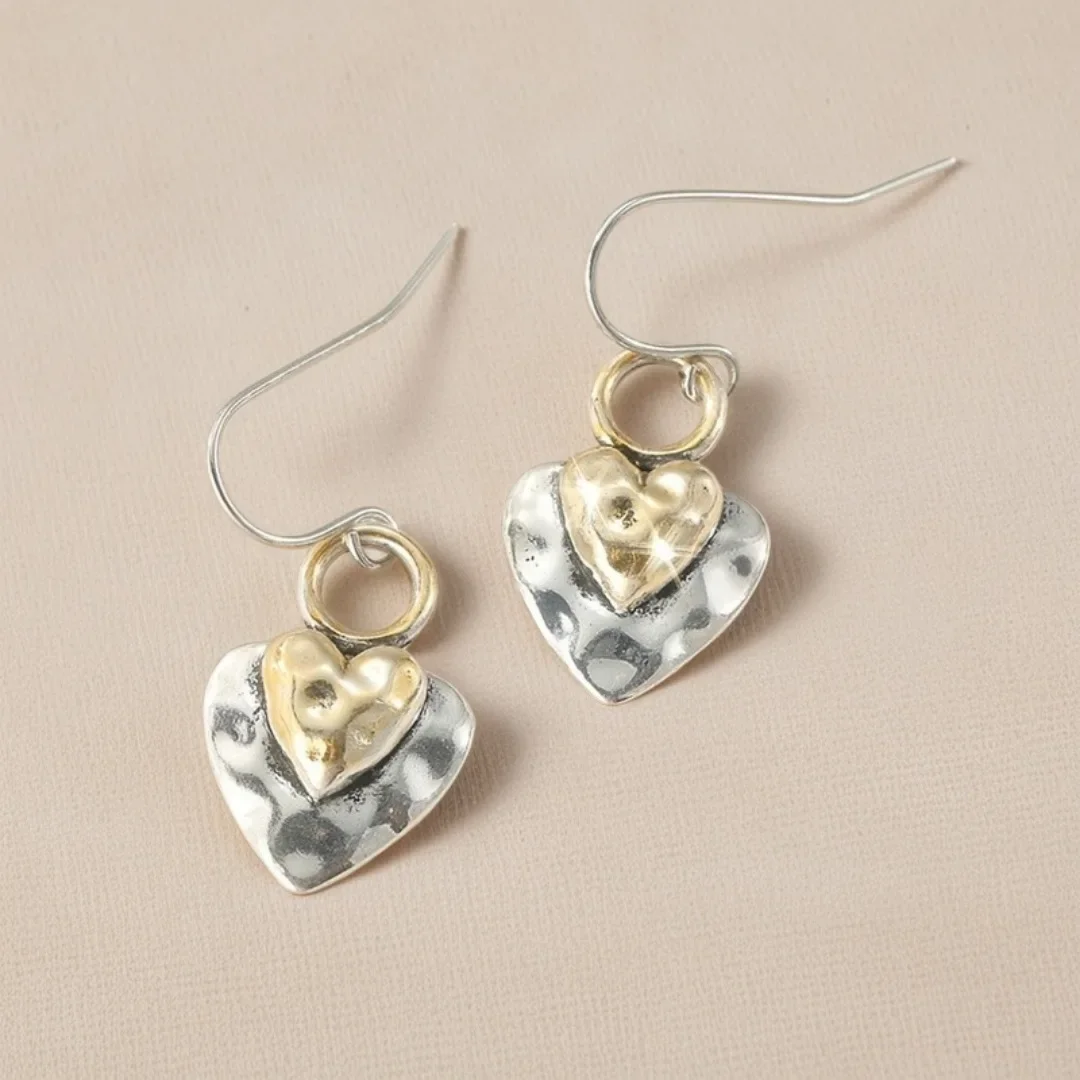 1 pair of retro style creative women's earrings, chic ingenious design, versatile temperament, very suitable for women's daily wear