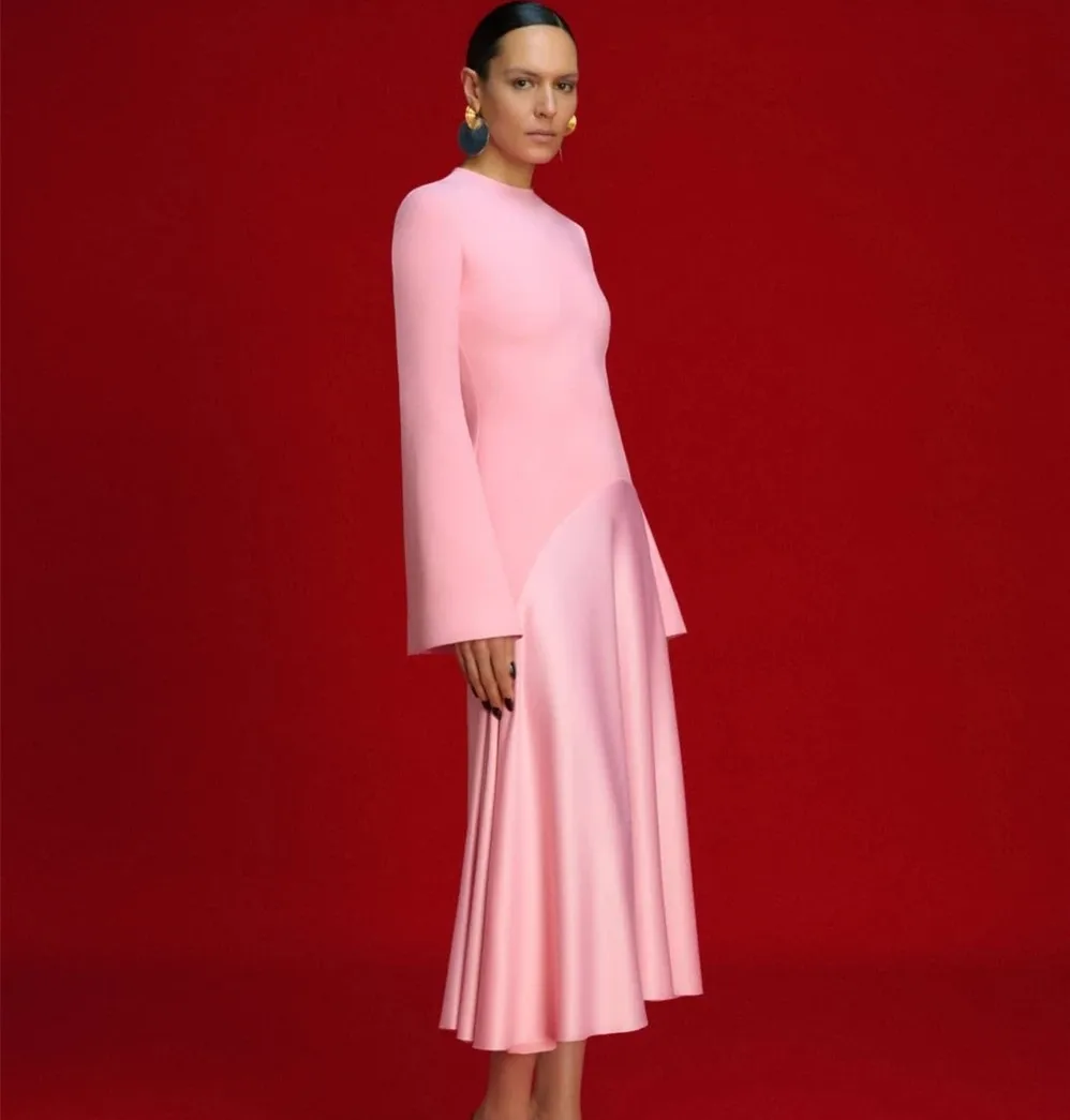 Abito da ballo in raso rosa moda 2026 O-Collo maniche lunghe Lunghezza tè Abiti da cerimonia da sera formale Abito da ritorno a casa Robe De Soriee