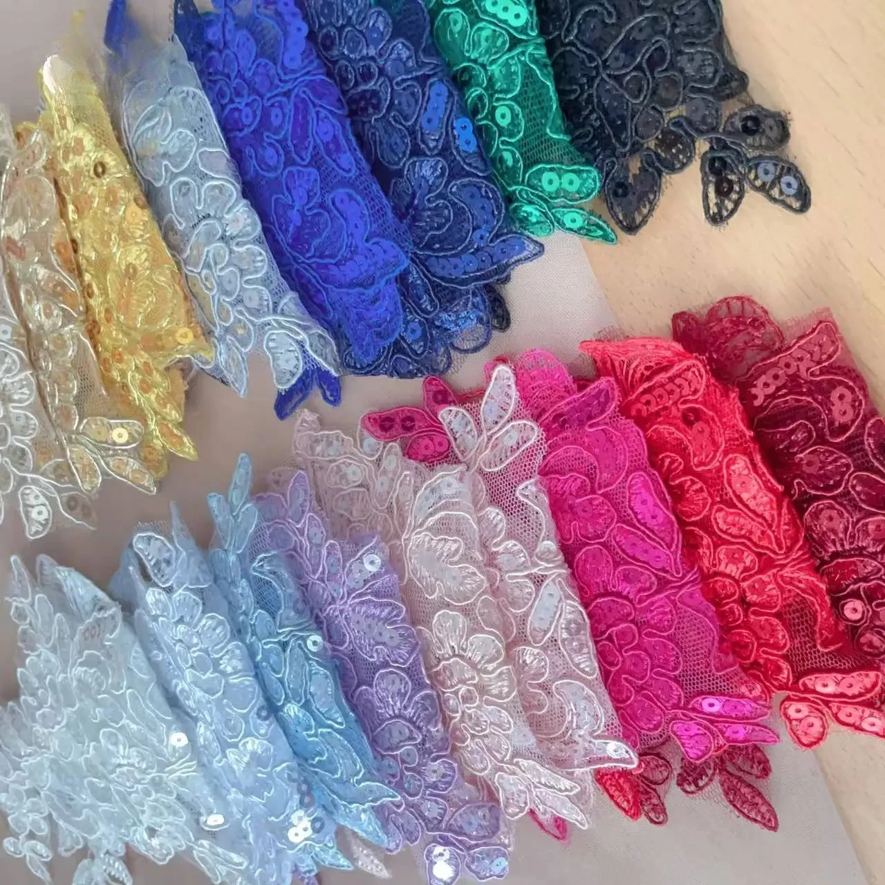 20 Pieces New Multi Colored Lace Sequins with Edging, Mirror Flower Patches, DIY Wedding Shoes, Headwear Sewing Accessories