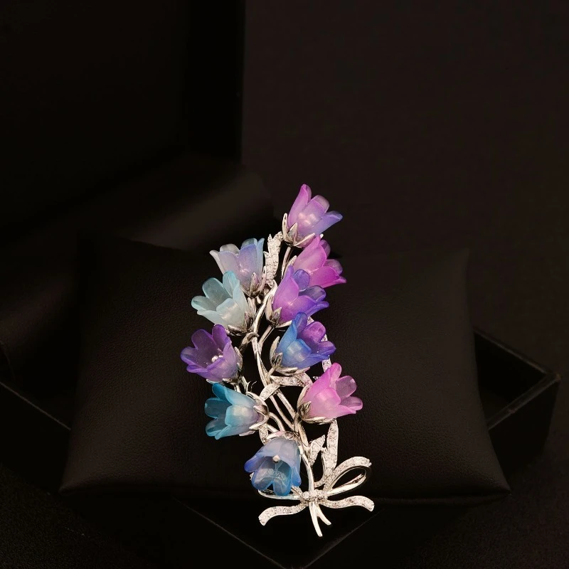 

Lily of the Valley Flower Brooch Elegant Versatile Coat Floral Lapel Pin Cardigan Fixed Buckle Accessory Jewelry Gifts 6237