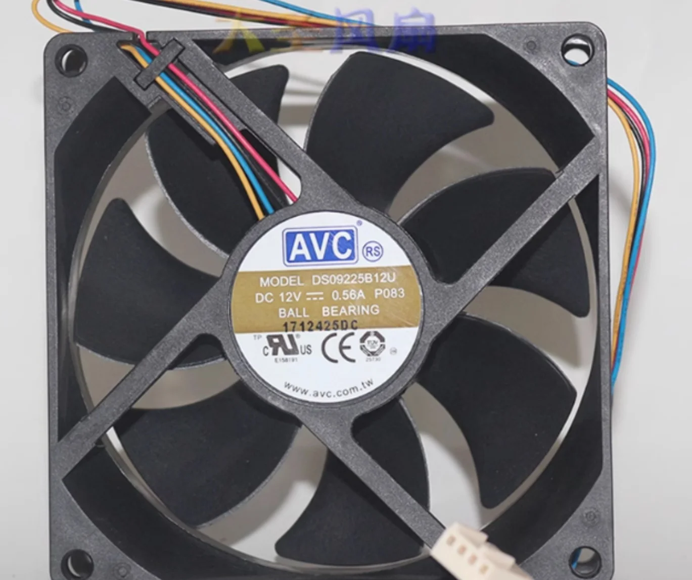 

AVC DS09225B12U 12V0.56A 9CM 9025 Двойной шариковый 4-проводной ШИМ-вентилятор охлаждения процессора