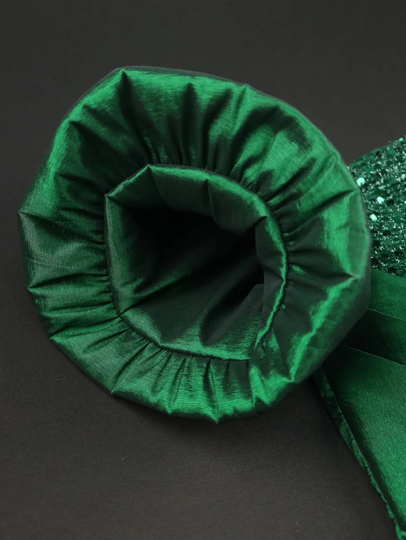 فستان نسائي عتيق برقبة مائلة مكشوفة الأكتاف فستان متوسط الطول بأكمام قصيرة منتفخة تنورة واسعة بقصة ضيقة على شكل حرف A أنيق للمناسبات المسائية