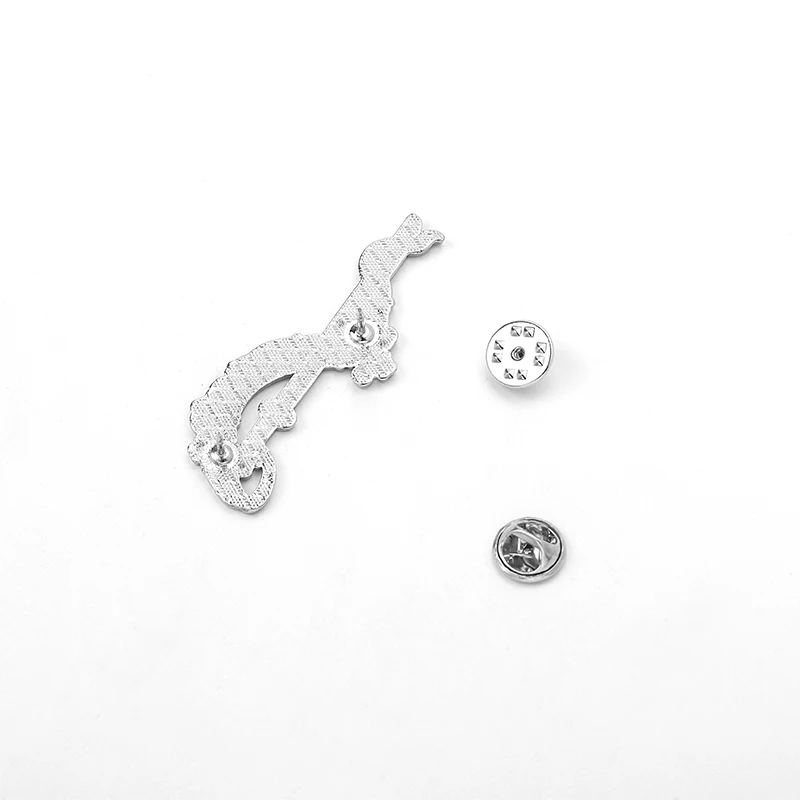 شيطان القاتل المينا دبابيس مخصصة أنيمي سكين دبابيس التلبيب شارات الكرتون مجوهرات هدية للأصدقاء المشجعين