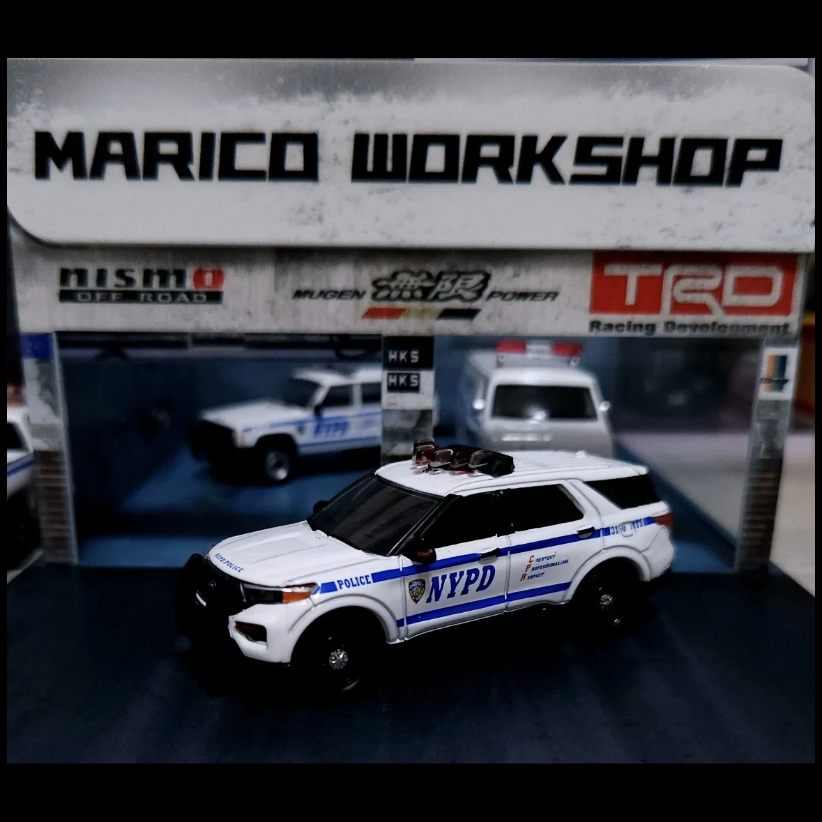 

Greenlight 1:64 2020 Ford Explorer Police Car (NYPD) и наклейка с номером команды 42776, ограниченная серия, сейчас на складе