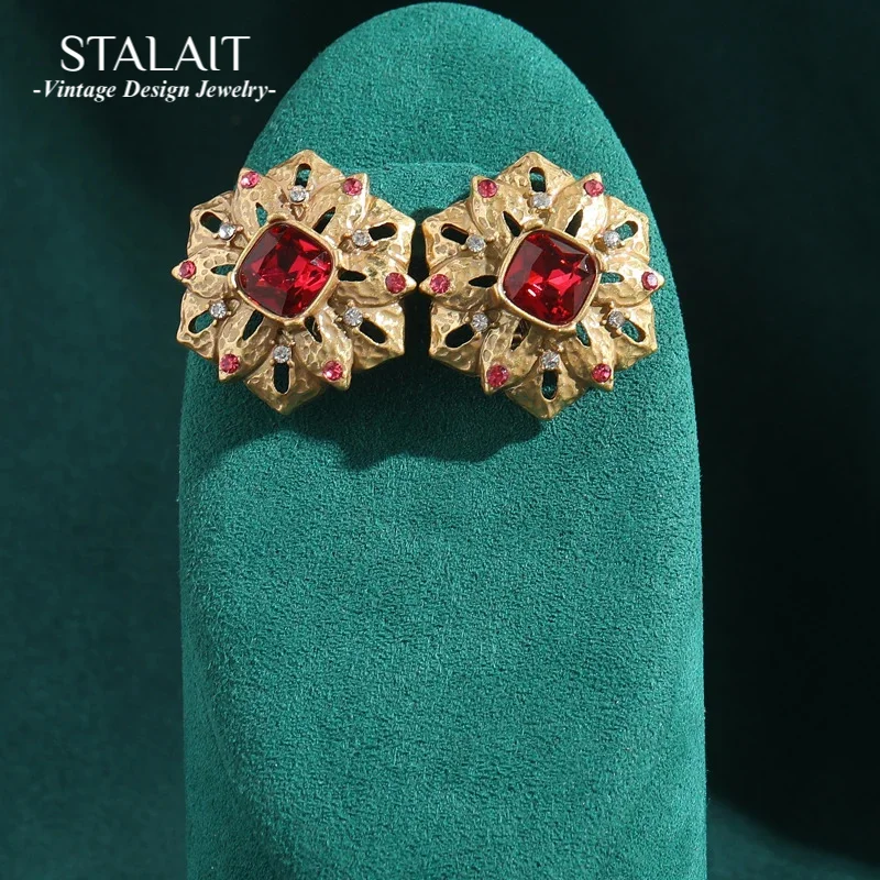 

Fashion Gold Color Vintage Square Red Crystal Flower Earrings Rhinestone Woman Accessories Wedding Stud Antique Jewelry New