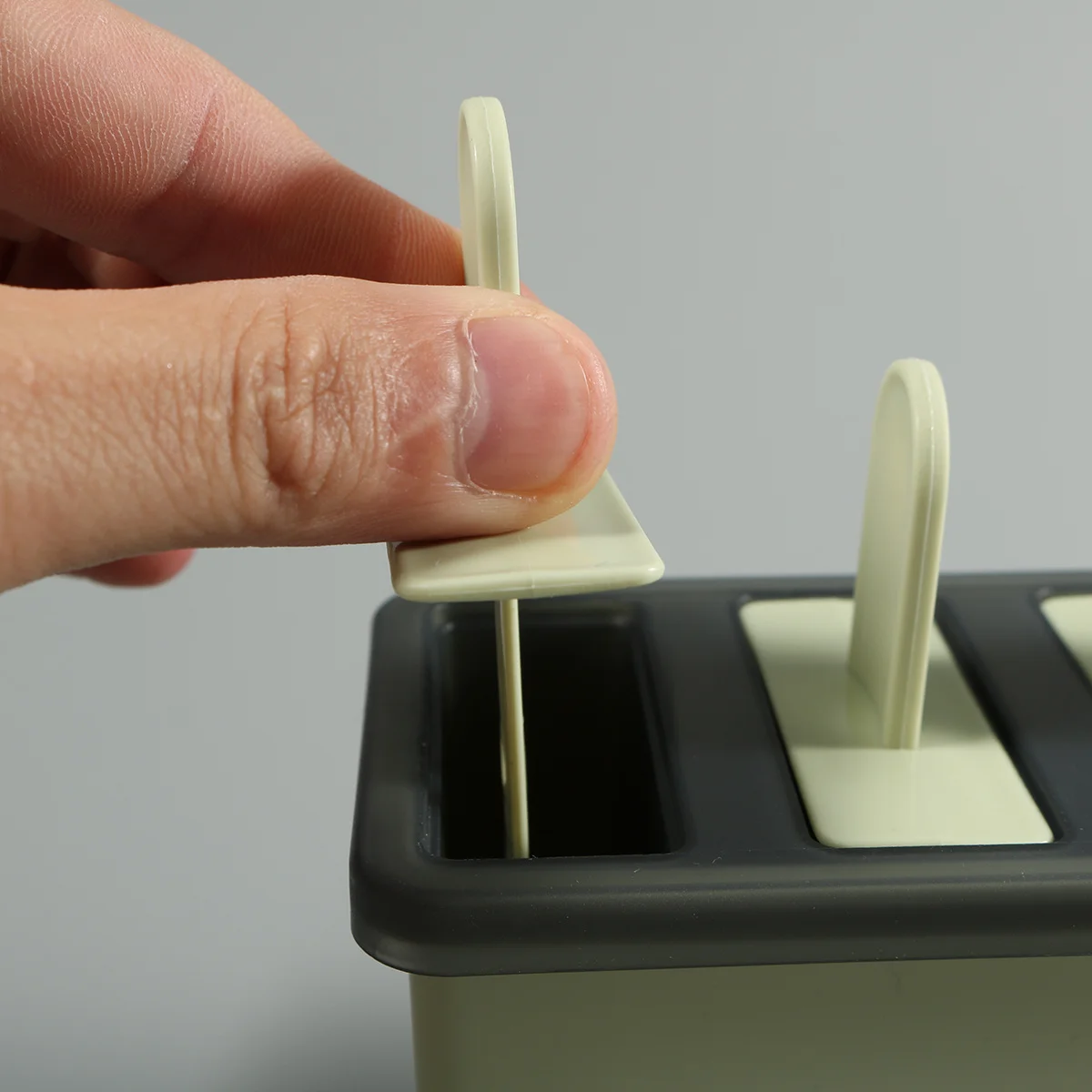 

Mold For Popsicles Reusable Bpa-Free Plastic Freeze Tray Easy Release Ice Cream Maker Suitable For Milk Fruit Juice